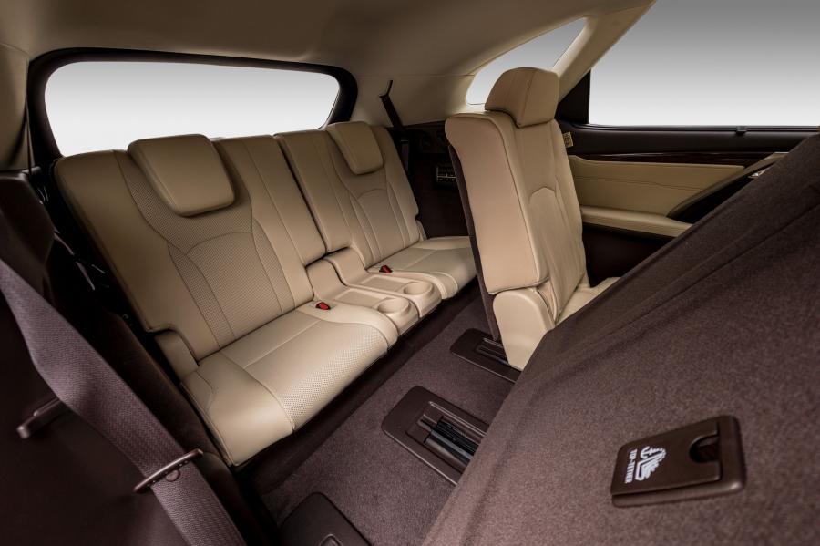 Интерьер Lexus RX350L 2018 года  (ZA) (фото 15 из 36)